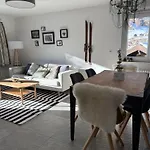 Snowball, Modern, Cosy, Matterhorn Views צרמט