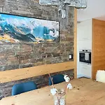 Snowball, Modern, Cosy, Matterhorn Views * צרמט